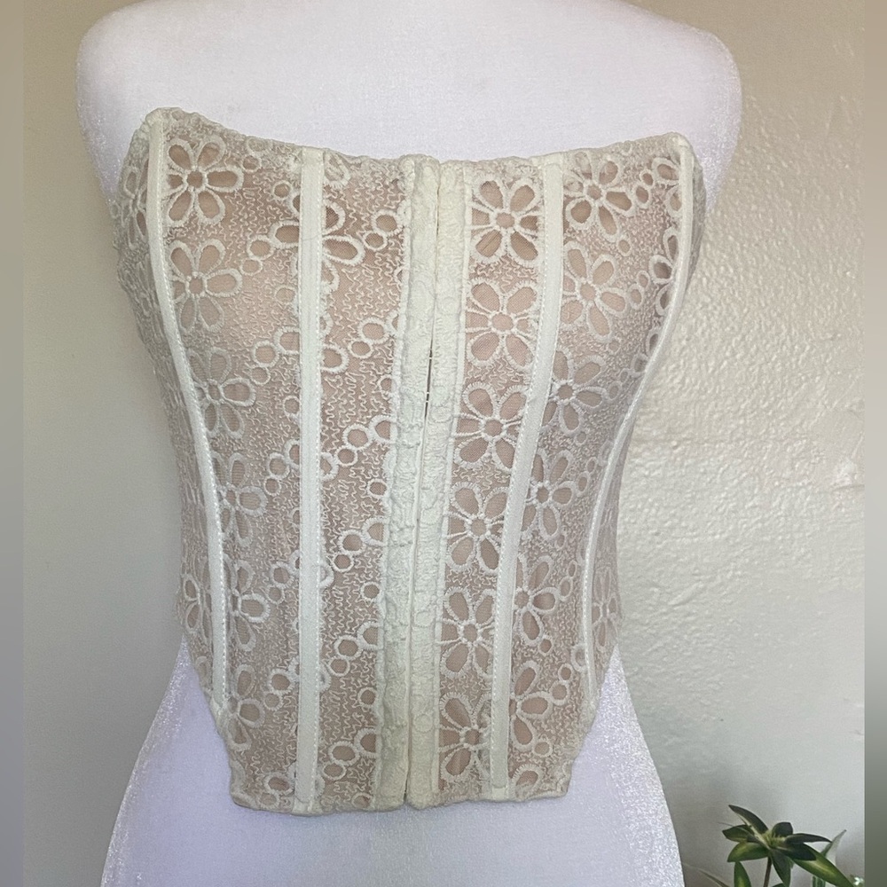 Stellah Cream and White Fabric Detail women size‎ small